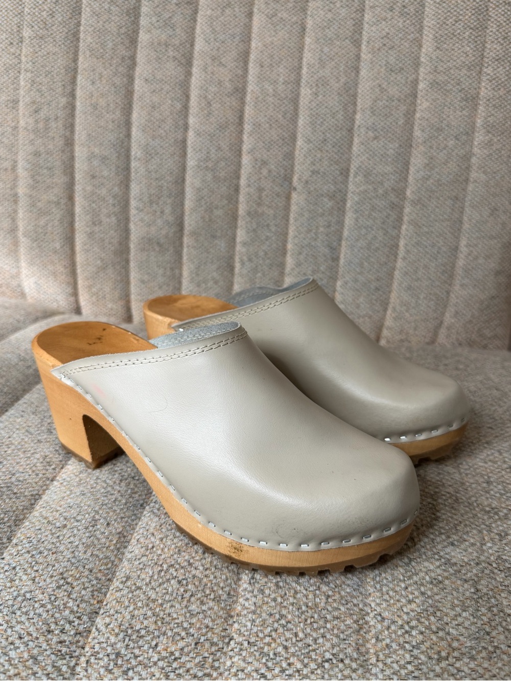 NAVONA- beige/taupe/gray wooden lug sole leather clogs, sz 38 ( ~ US 7-7.5)